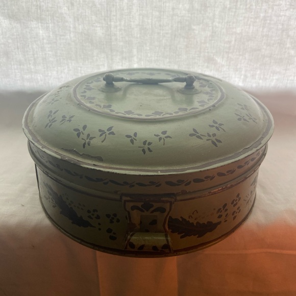 Vintage green tin with lid - Picture 1 of 8